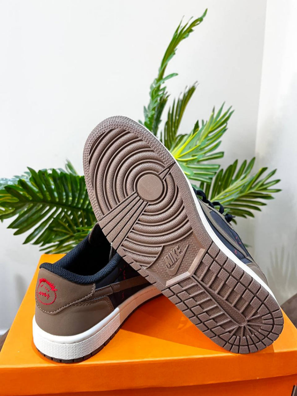 Jordan 1 Low Travis Scot