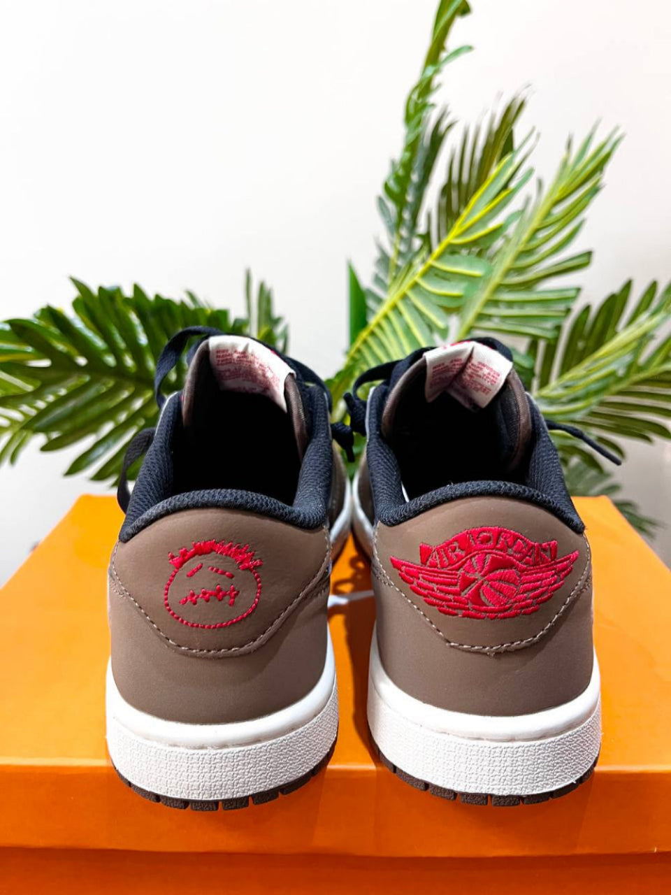 Jordan 1 Low Travis Scot